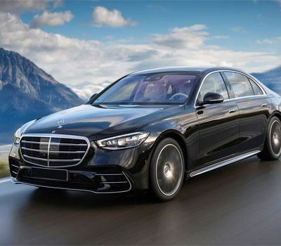 Read more about the article Rent a luxury car that exudes comfort, pleasure, luxury, and convenience